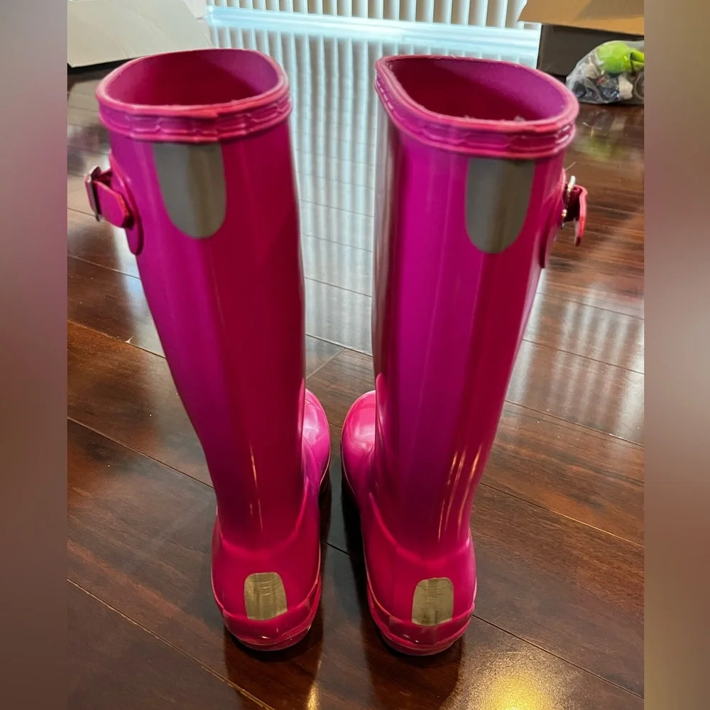 EUC - Hunter Hot Pink High Calf Rain Boots - Girls Size 6  - with box